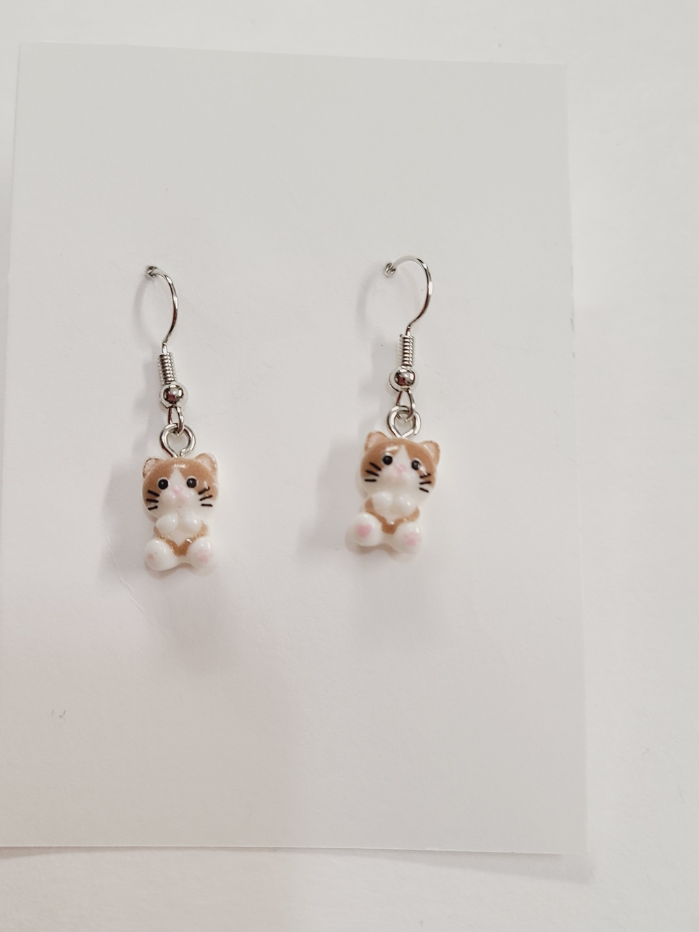 Cute Kitten Dangle Earrings in Tan & White